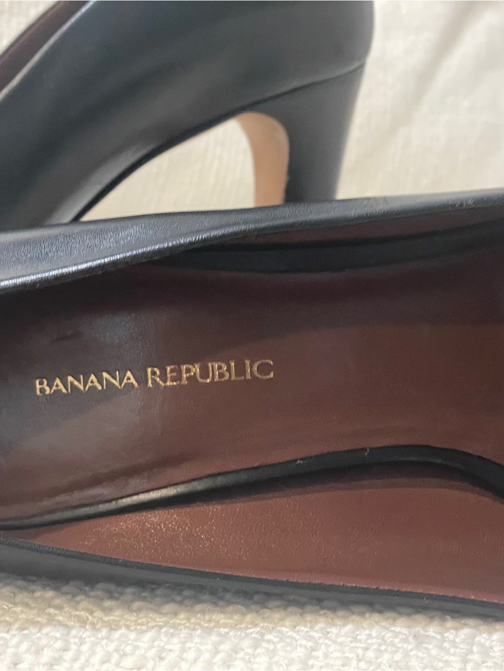 Banana Republic Black Leather Classic Heel Pumps